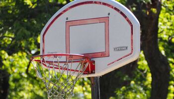 Basketballkorb - Bild von Jake Heckey / Pixabay