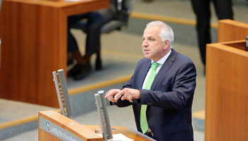 Rainer Deppe während seiner Rede vor dem Plenum zu den Diesel Fahrverboten in NRW