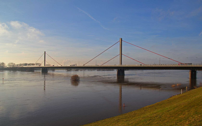 Rheinbrücke Leverkusen von A. Savin / Wikimedia Commons